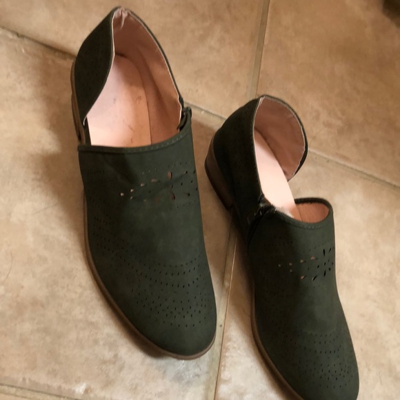 Women’s Shoes - Picture 2 of 2